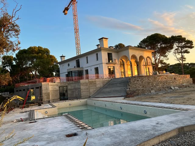 Reforma de villa con piscina